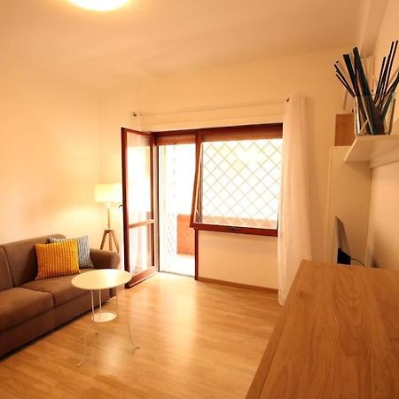 Cozy Coastal Gateway Apartment Lido di Ostia Exterior photo